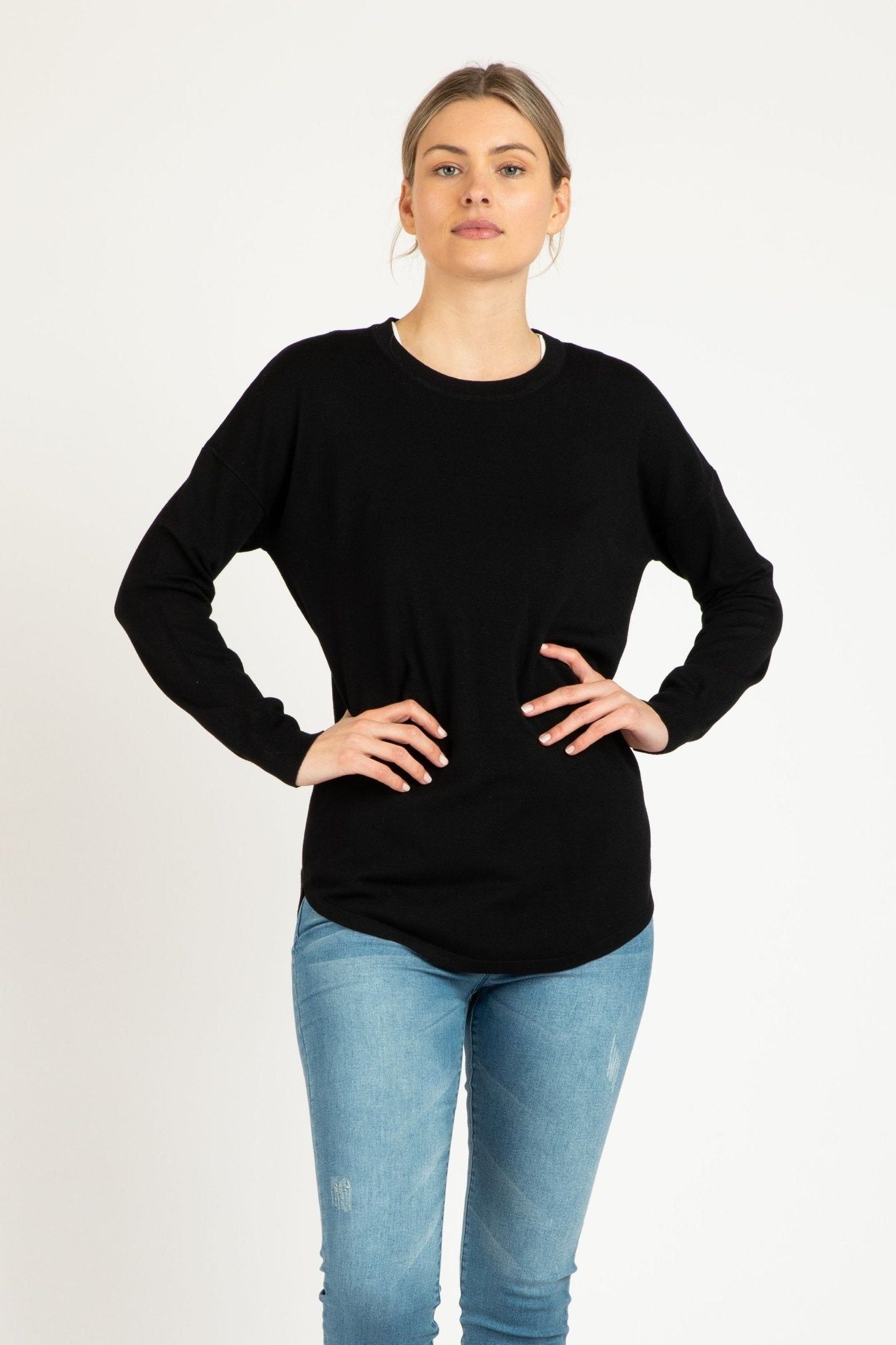 Betty Basics Sophie Knit Jumper in Black Hey Sara