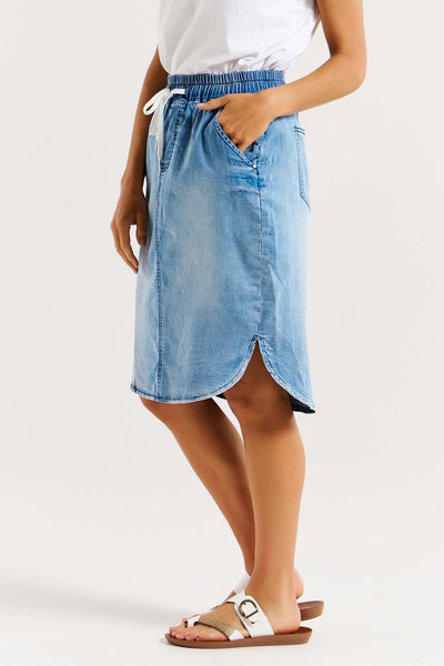 Betty Basics Alina Denim Skirt in Denim Blue