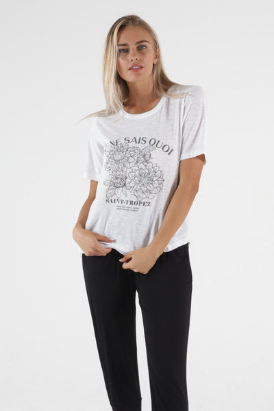 Betty Basics Ariana Tee in White - Je Ne Sais Quoi - Hey Sara