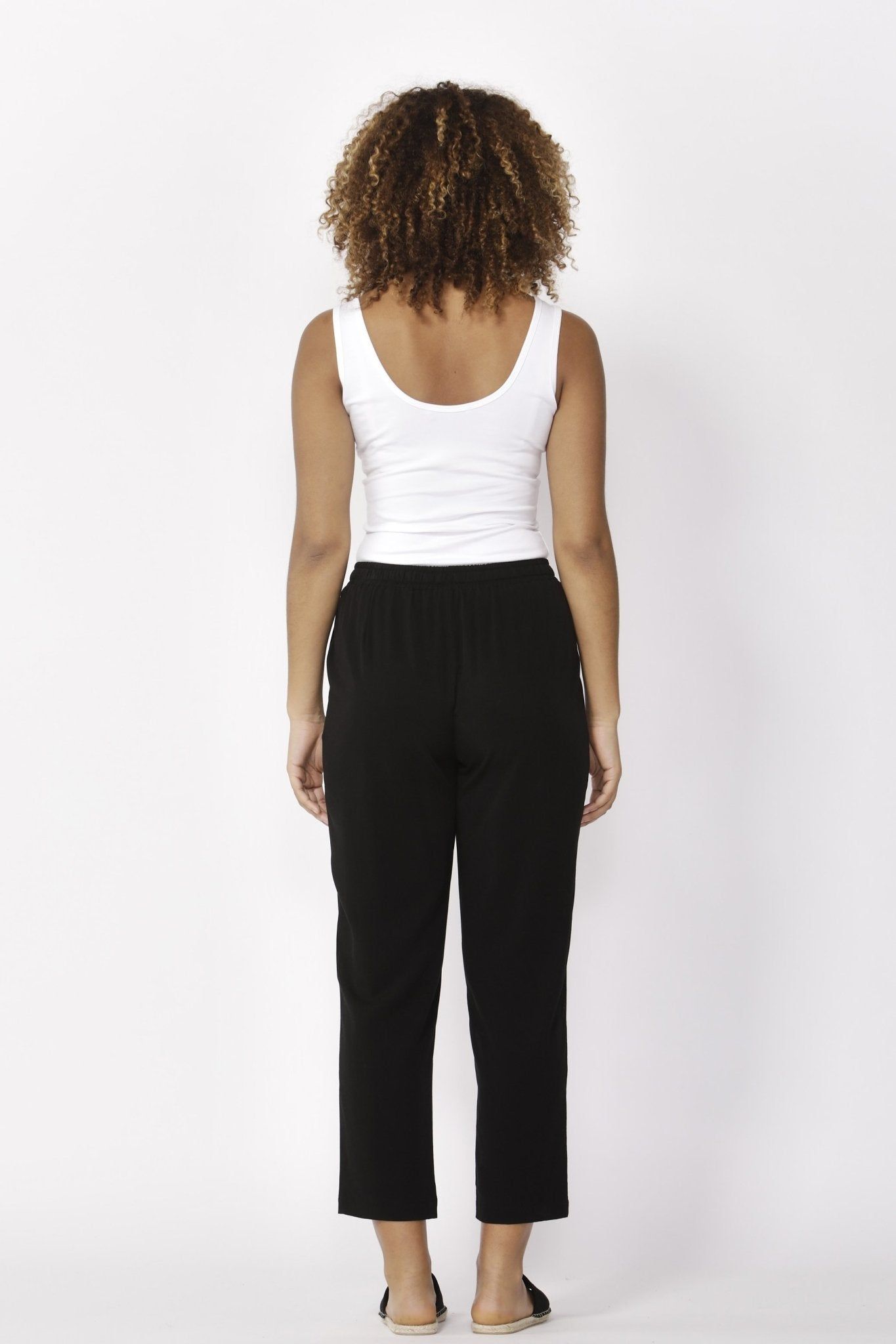 Betty Basics Jackson Crop Pant in Black - Hey Sara