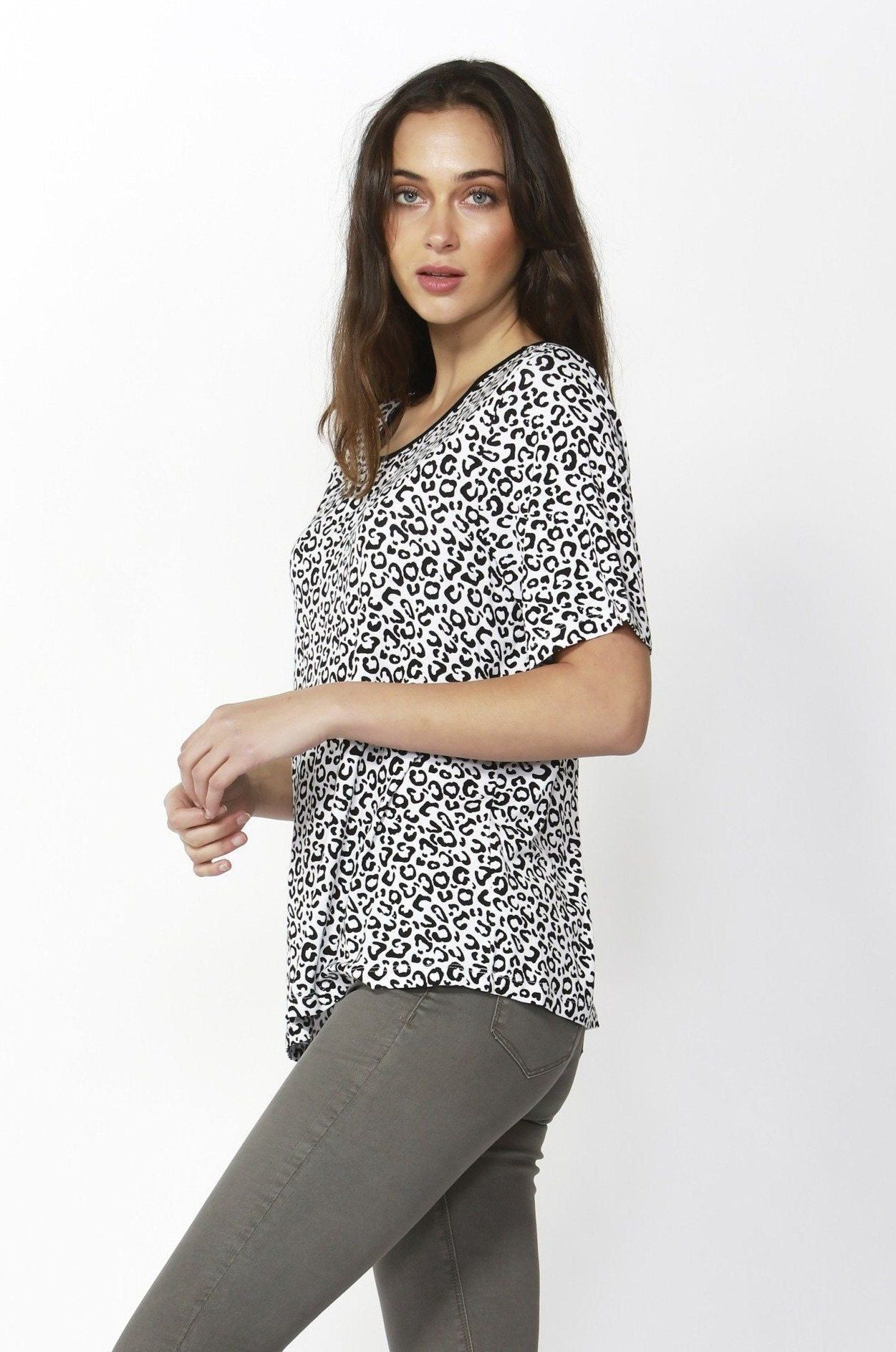 Betty Basics Los Angeles Tee in Snow Leopard - Hey Sara