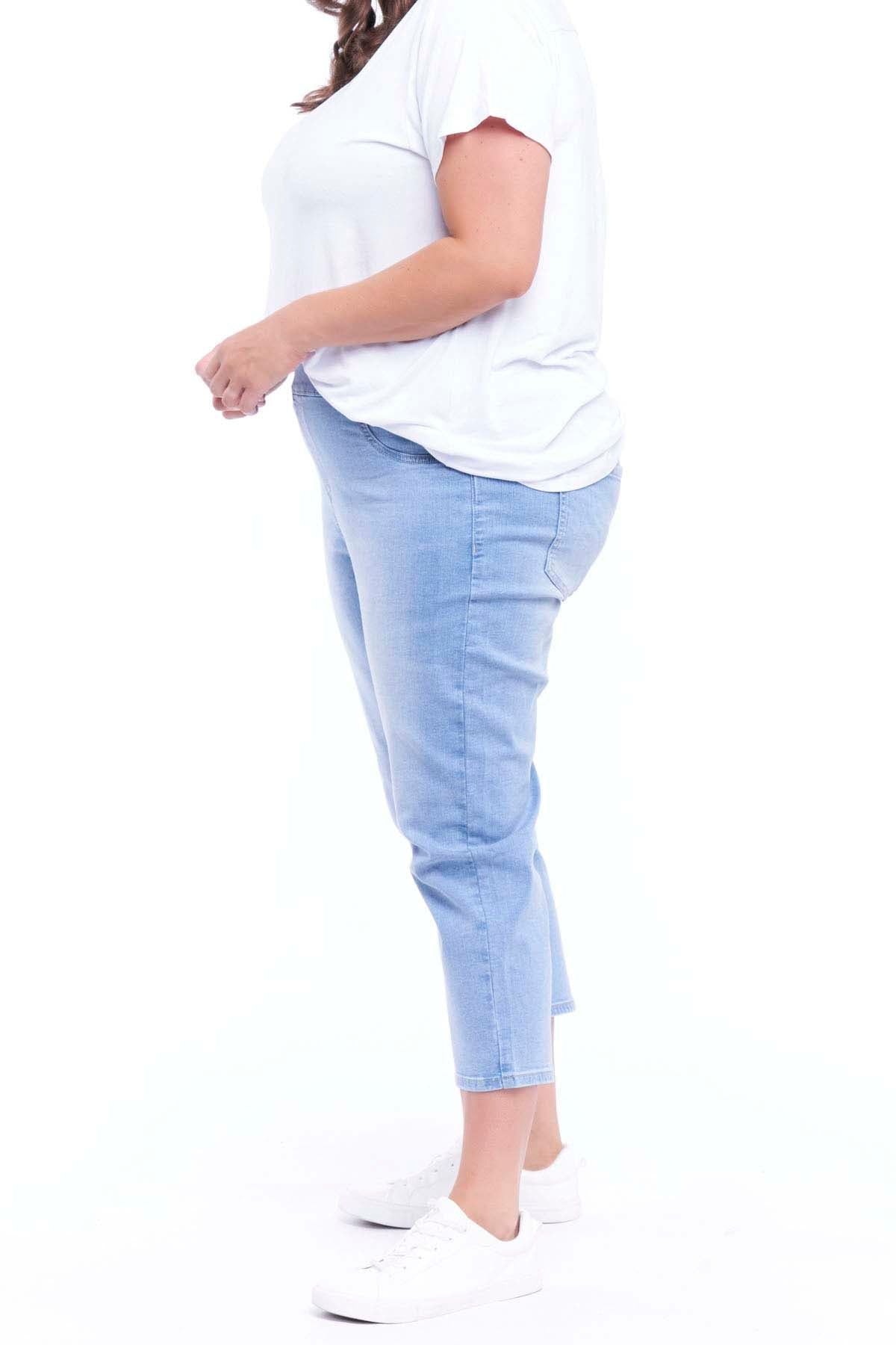 Betty Basics Maisie Capri Jean in Ice Blue - Hey Sara