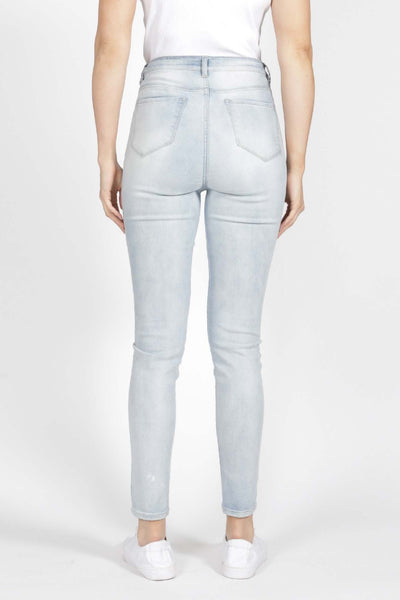 Betty Basics Rizzo Jean in Light Indigo - Hey Sara