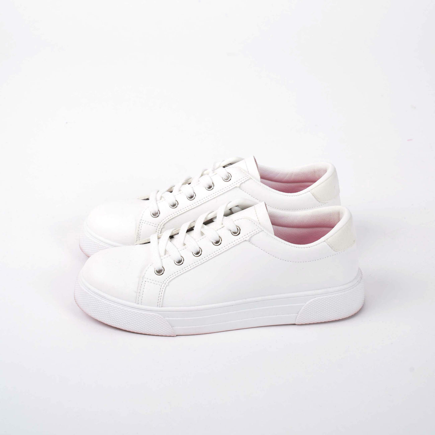 Betty Basics Stroll Sneaker in White