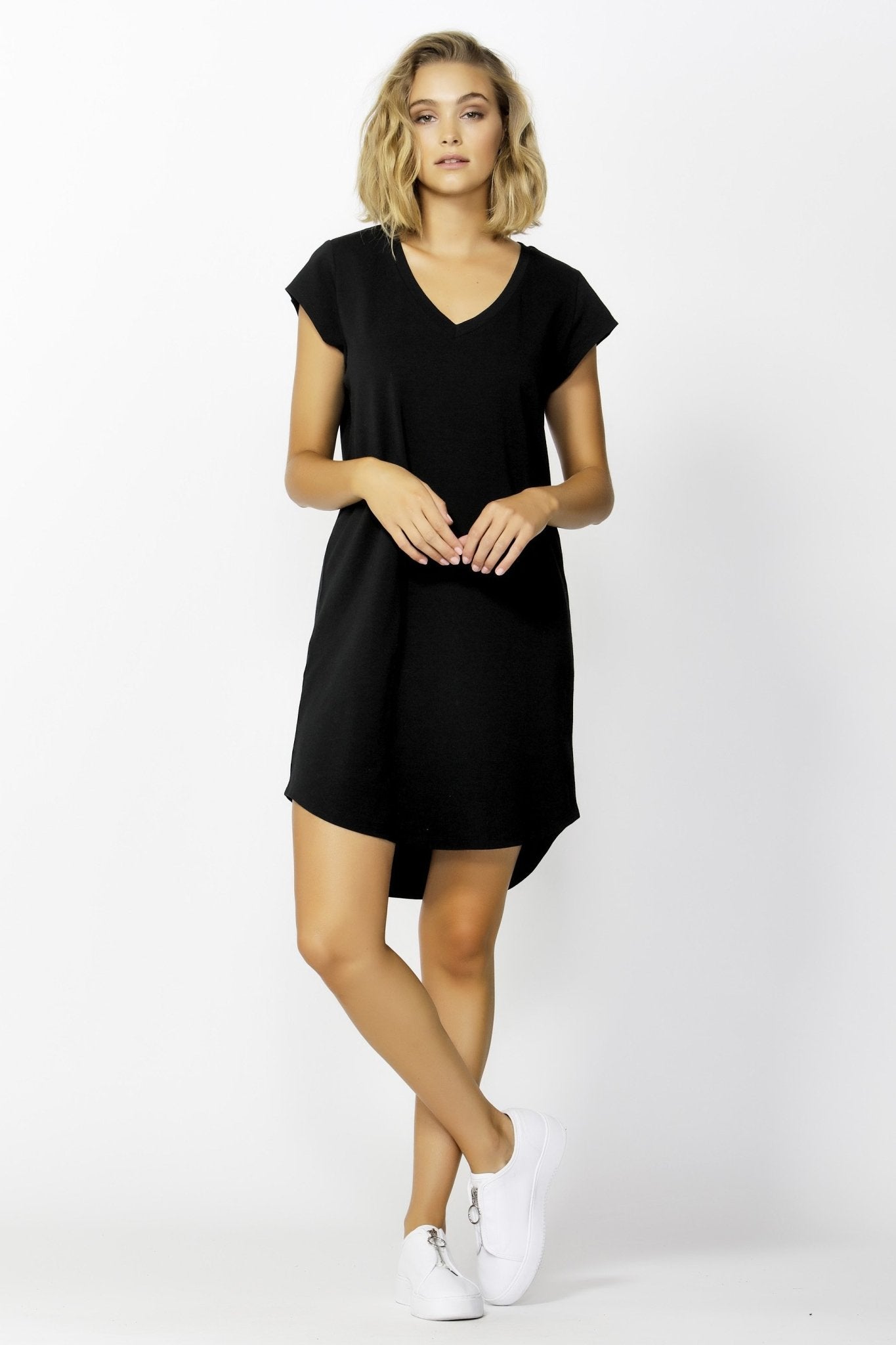 Betty Basics Ava V-Neck Mini Dress in Black - Hey Sara