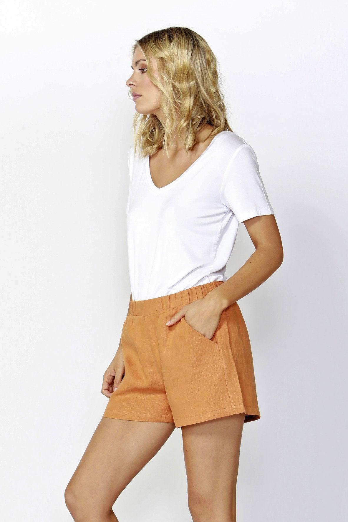 Betty Basics Jax Linen Shorts in Rust - Hey Sara